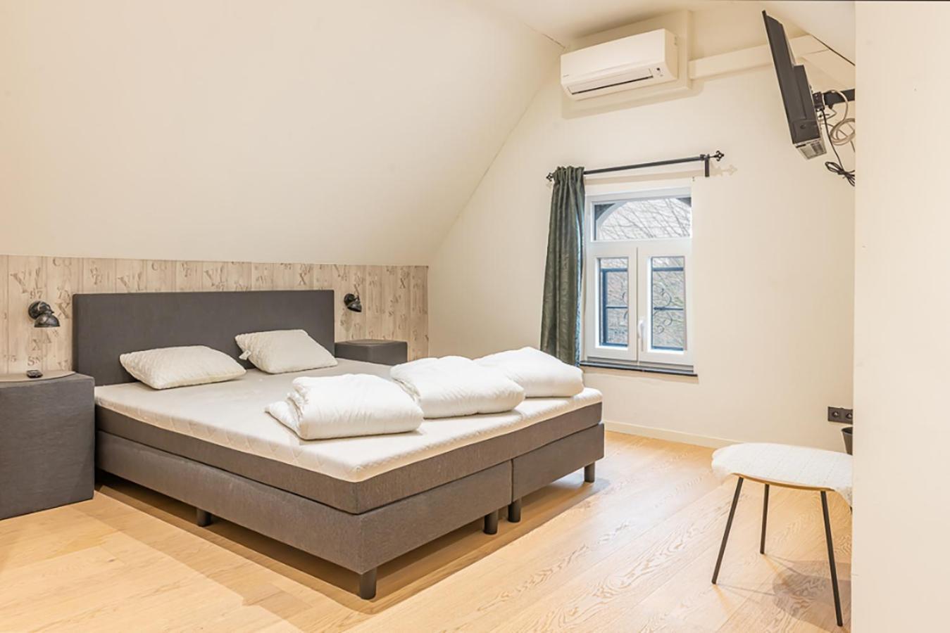 Guesthouses By Hotel Van Eyck 马泽克 外观 照片